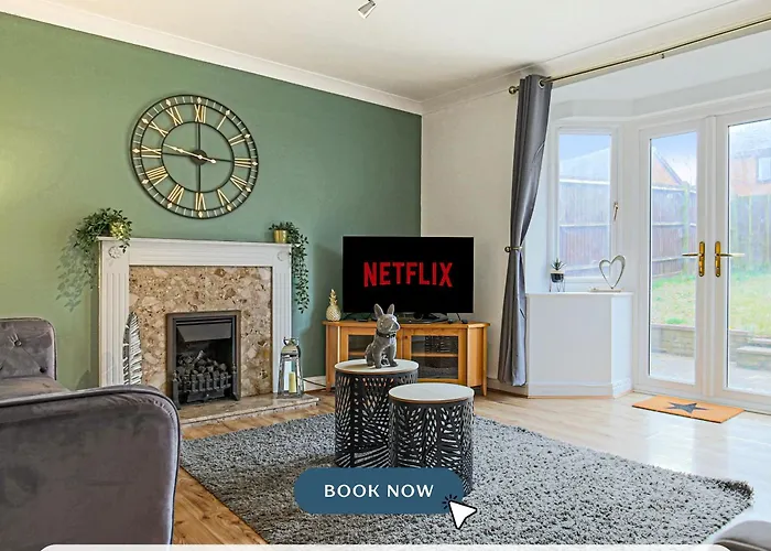 Detached House With Driveway Parking, Self Check-In, Fast Wifi And Smart Tvs With Netflix By Yoko Property